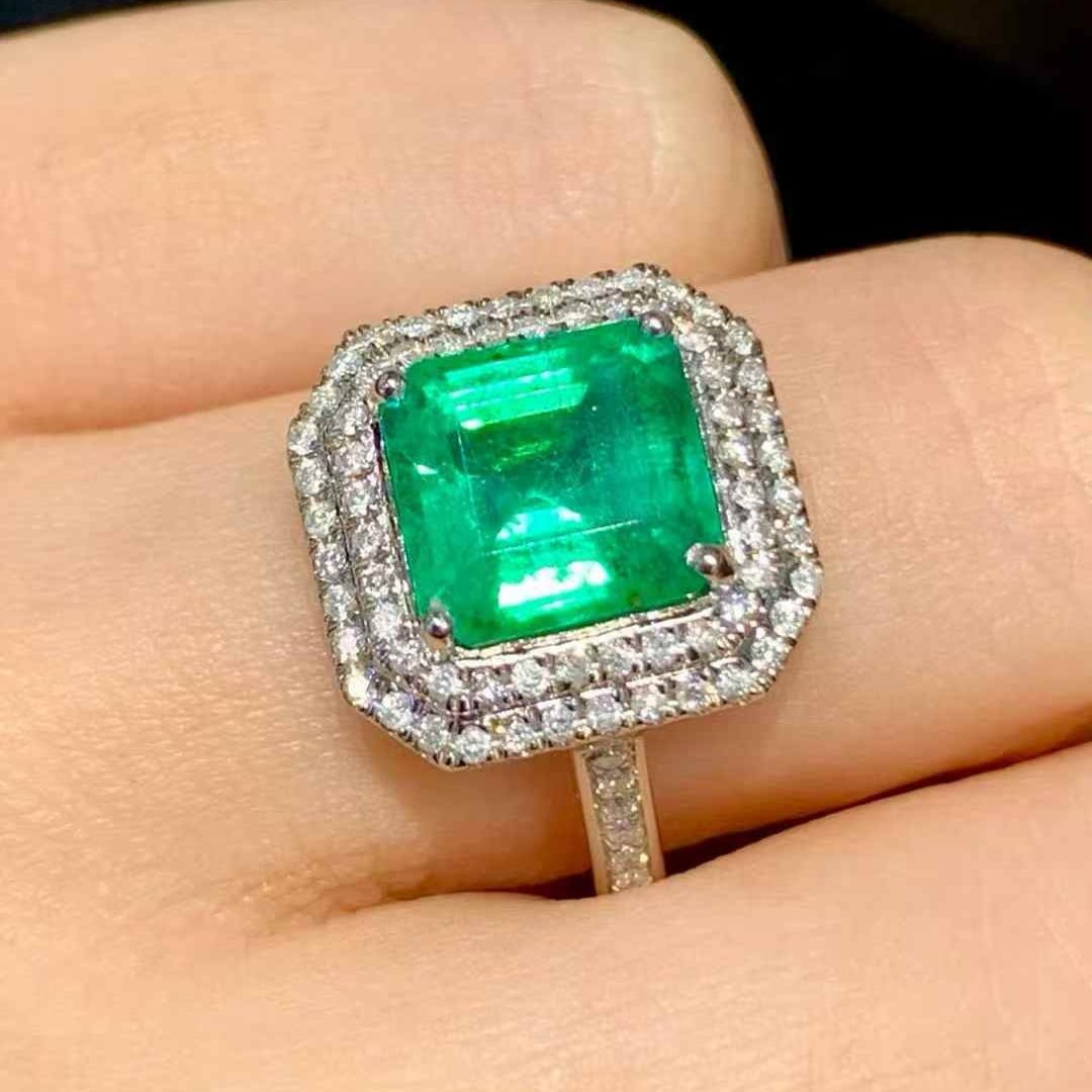 14k Gold 2.8 Ct Natural Emerald & Diamond Ring - 3