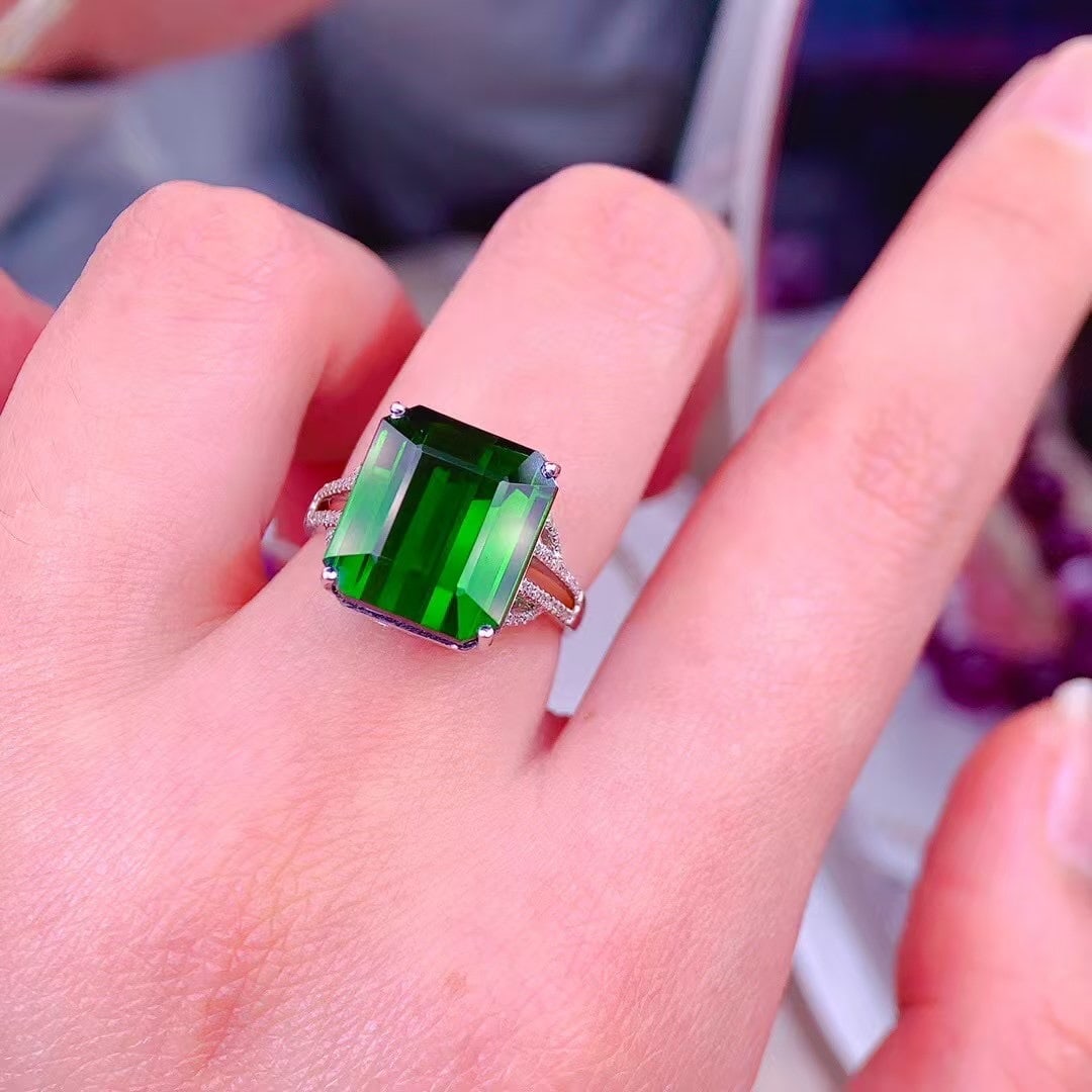 14k Gold 11 Ct Natural Tourmaline & Diamond Ring - 4