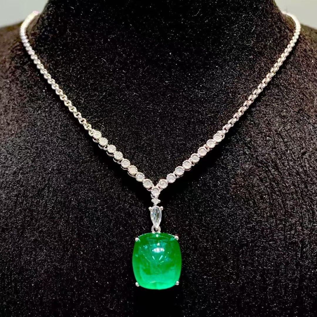 14k Gold 5.5 Ct Natural Emerald & Diamond Necklace - 2