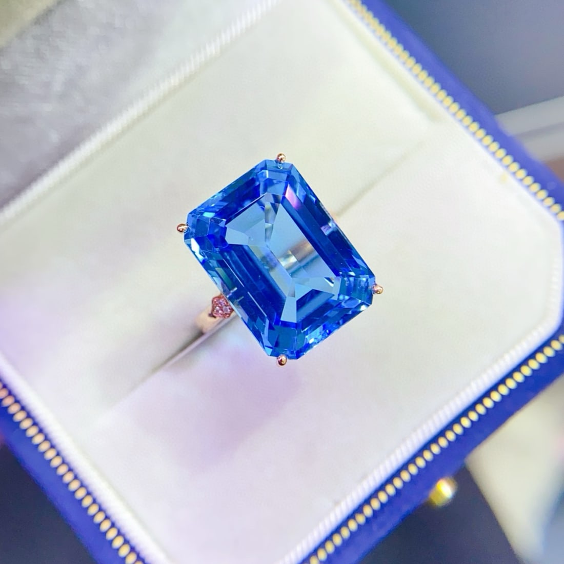 14k Gold 15.42 Ctw Natural Topaz & Diamond Ring - 6