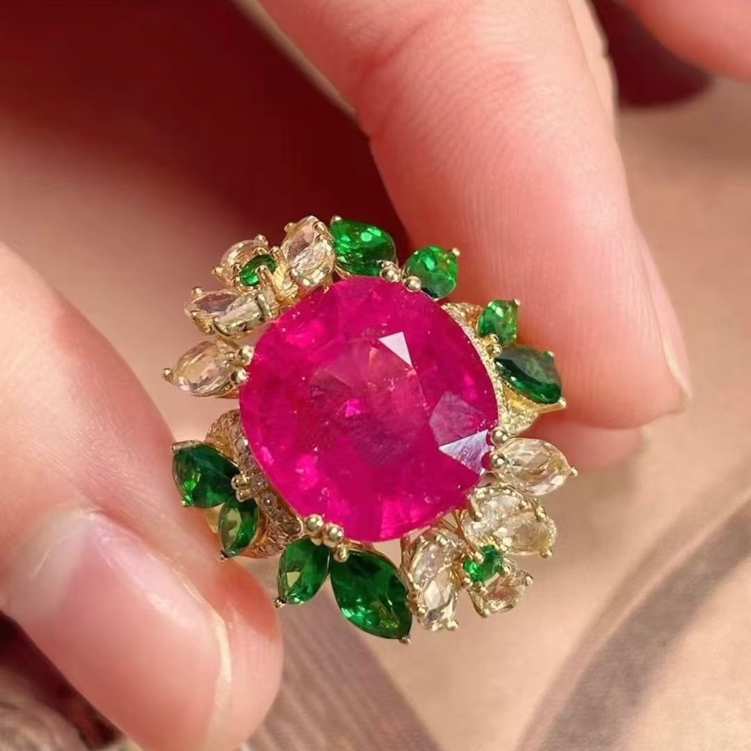 14k Gold 8.60 Ctw Natural Tourmaline & Coloured Gemstone Ring: Ref:231105178 // gold content:14k gold // ring size:7. 25us // // main gemstone:tourmaline // shape:oval // carat weight:6. 00ct // color:pinkish red // treatment:natural // // adjacent gemstone 2