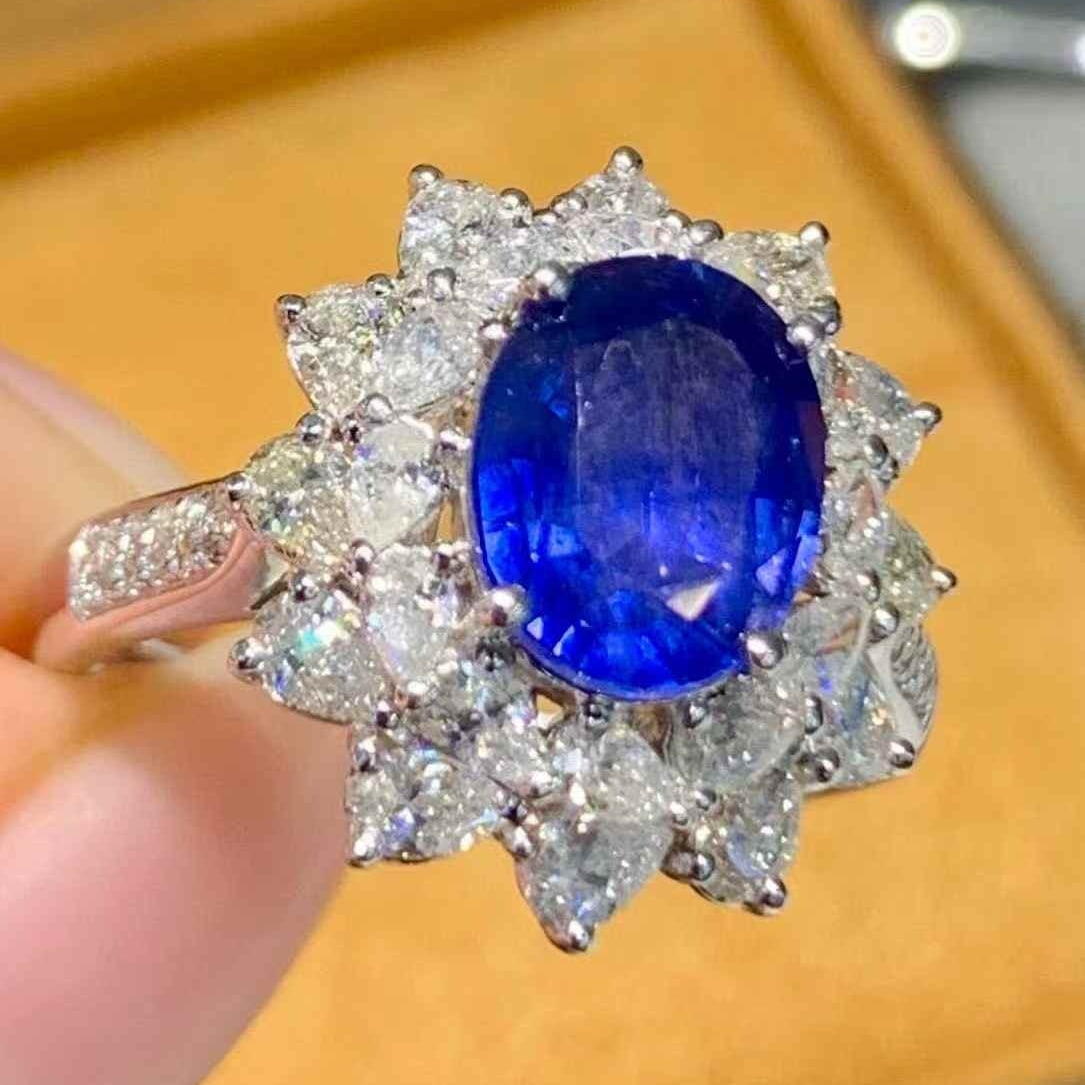 14k Gold 2.5 Ct Natural Sapphire & Diamond Ring - 3