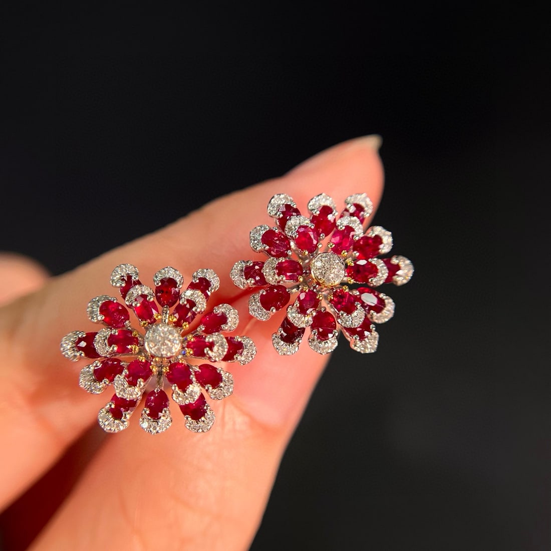 14k Gold 3.36 Ct Natural Ruby & Diamond Earrings: Ref:231105203 // gold content:14k gold // main gemstone:ruby // shape:oval // carat weight:3. 36ct // color:red // treatment:natural // // adjacent gemstone 2 : diamond // shape:round // clarity