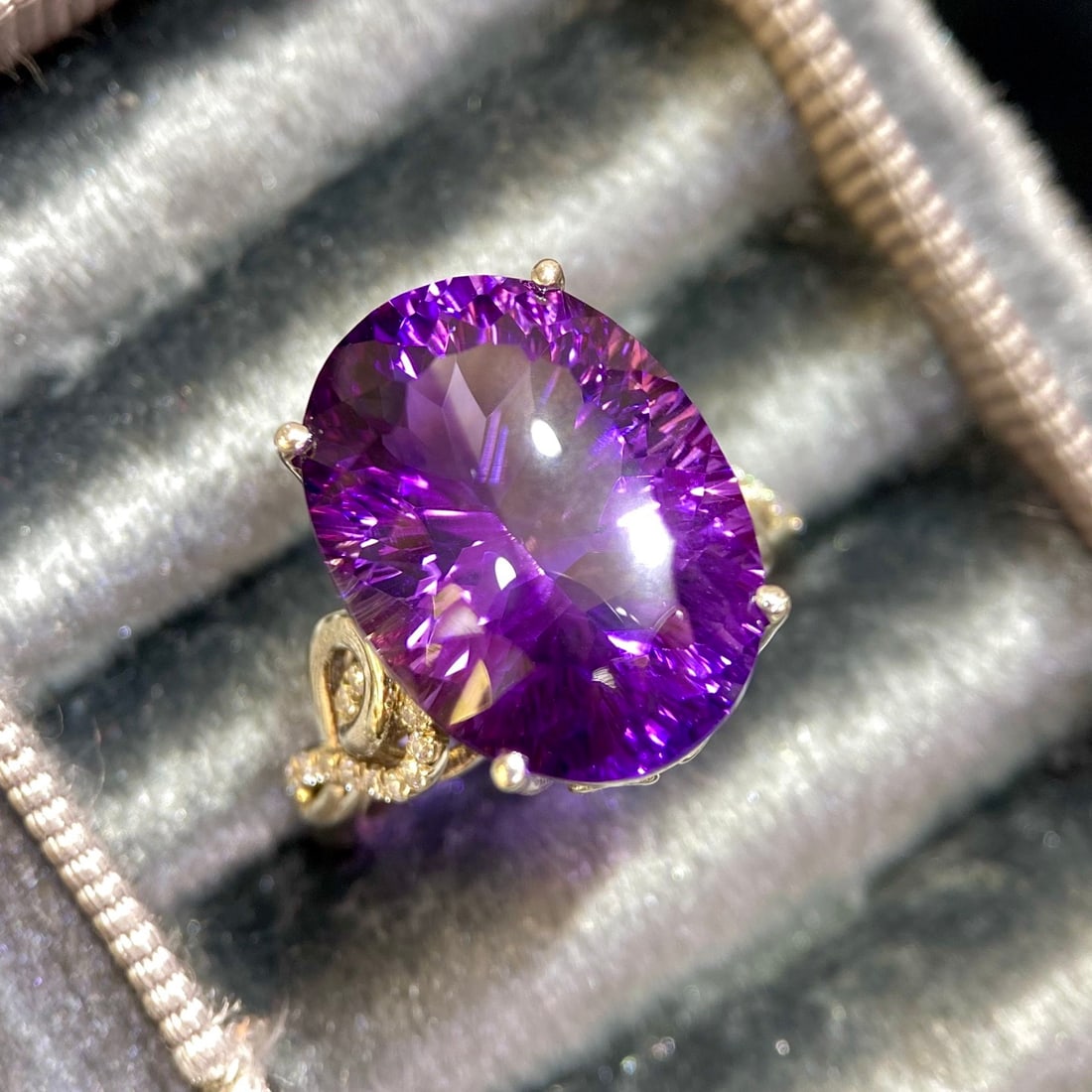 14k Gold 13.39 Ct Natural Amethyst & Moissanite Ring - 3
