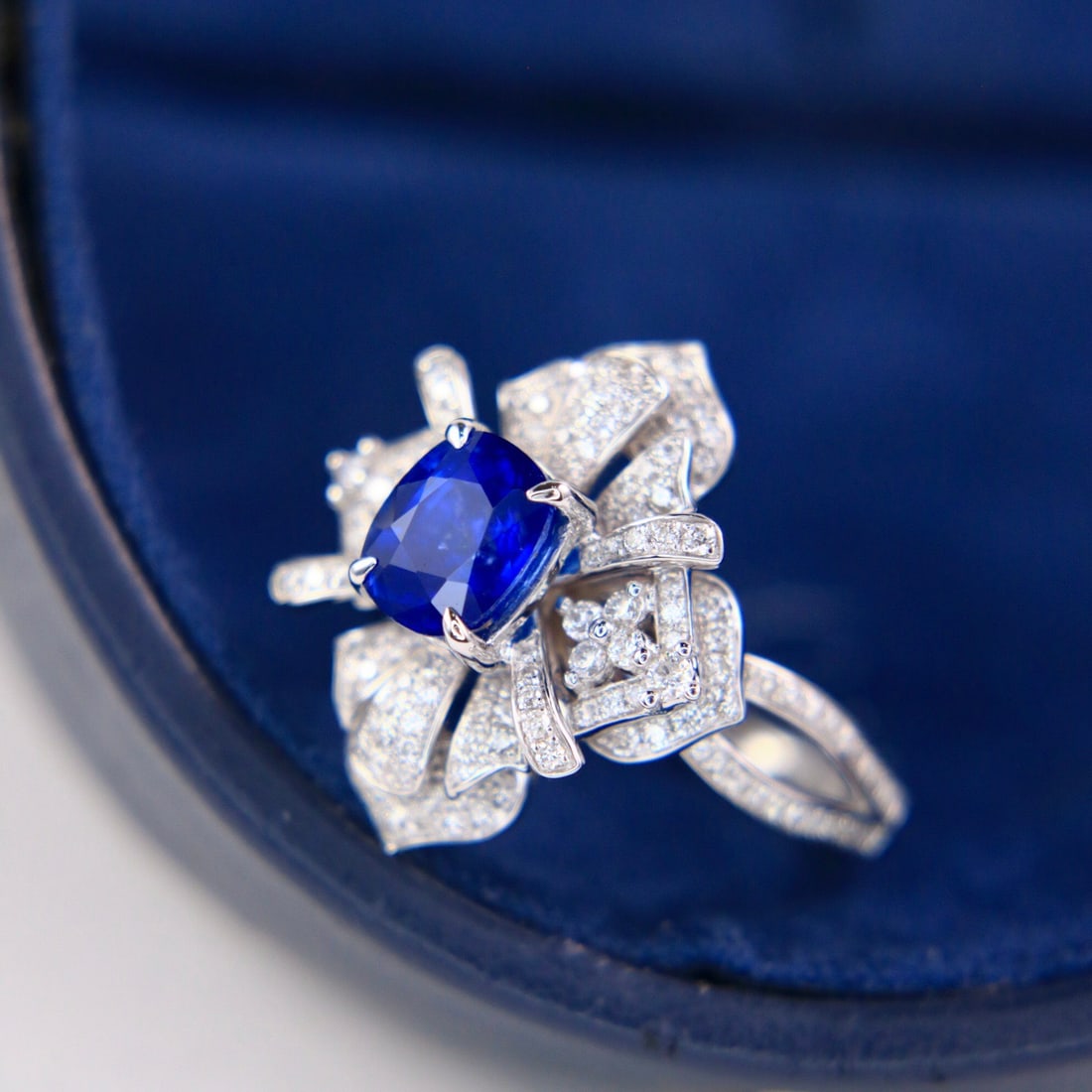 14k Gold 2.71 Ctw Vivid Blue Natural Sapphire & Diamond Ring - 3