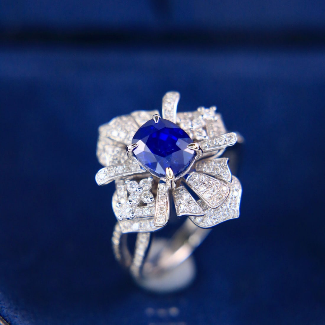 14k Gold 2.71 Ctw Vivid Blue Natural Sapphire & Diamond Ring - 6