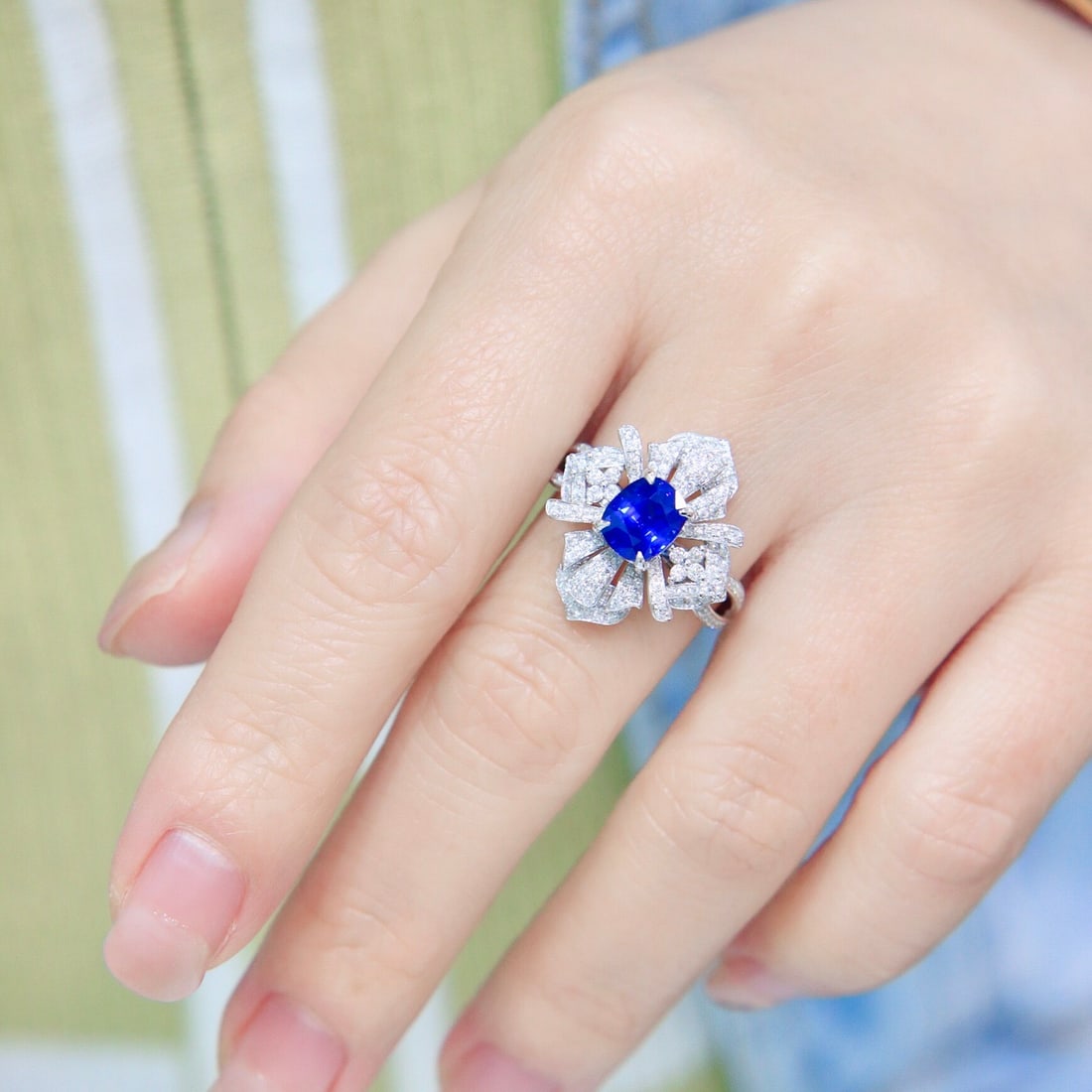 14k Gold 2.71 Ctw Vivid Blue Natural Sapphire & Diamond Ring - 8