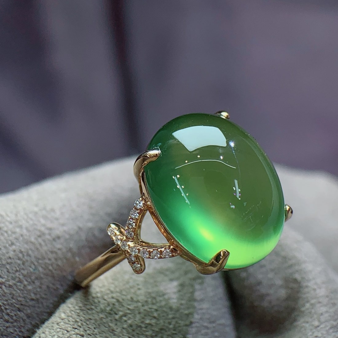 14k Gold 10.23 Ct Natural Prehnite & Diamond Ring - 4