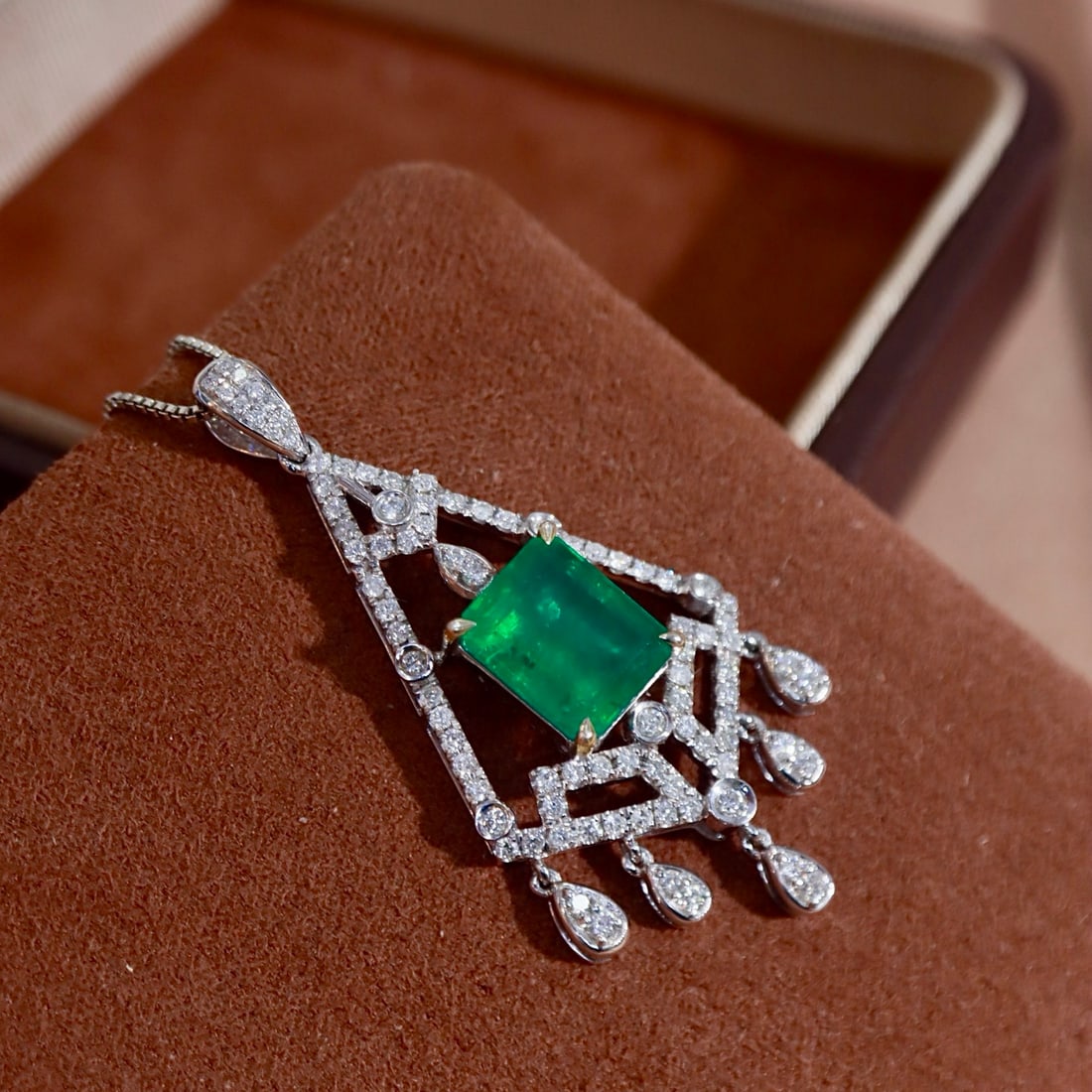 14k Gold 4.52 Ctw Vivid Green Natural Emerald & Diamond Pendant( Without Chain ) - 8