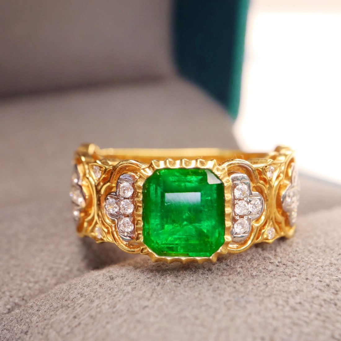 14k Gold 1.62 Ctw Vivid Green Natural Emerald & Diamond Ring: Ref:231106095 // gold content:14k gold // ring size:7. 25us // // main gemstone:emerald // shape:octagonal // carat weight:1. 36ct // color:vivid green // treatment:natural // // adjacent gemstone