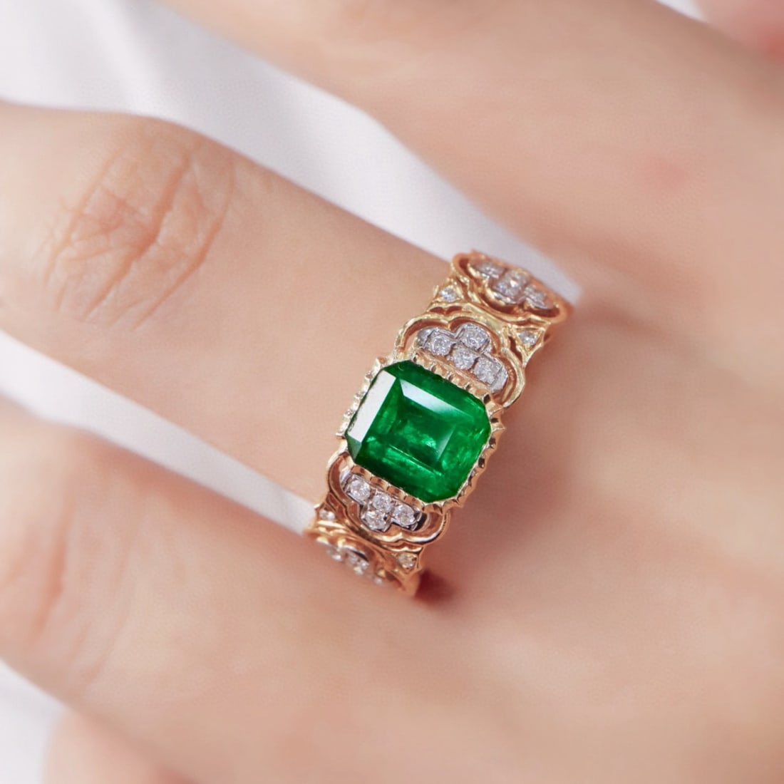 14k Gold 1.62 Ctw Vivid Green Natural Emerald & Diamond Ring - 5