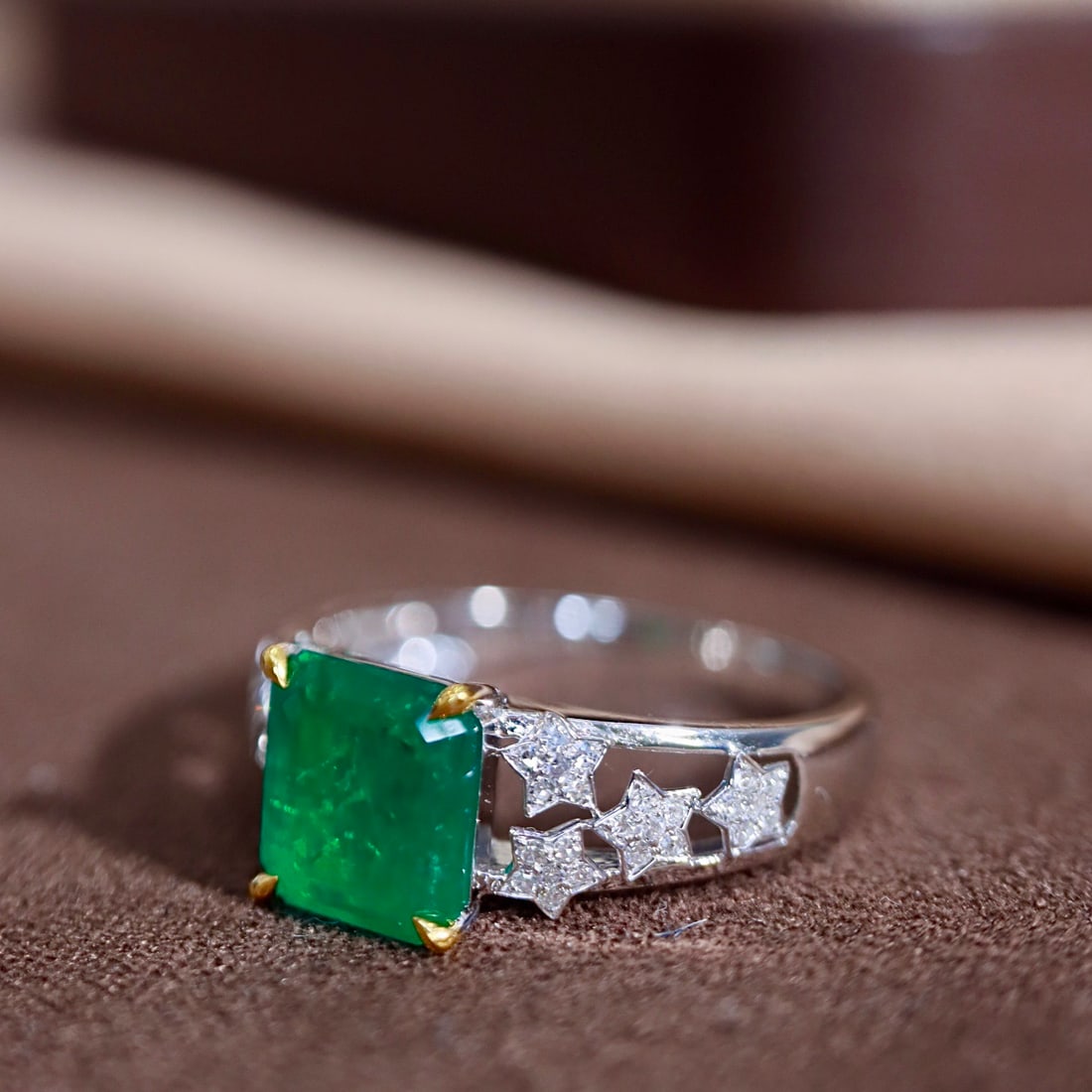 14k Gold 1.70 Ctw Vivid Green Natural Emerald & Diamond Ring - 7