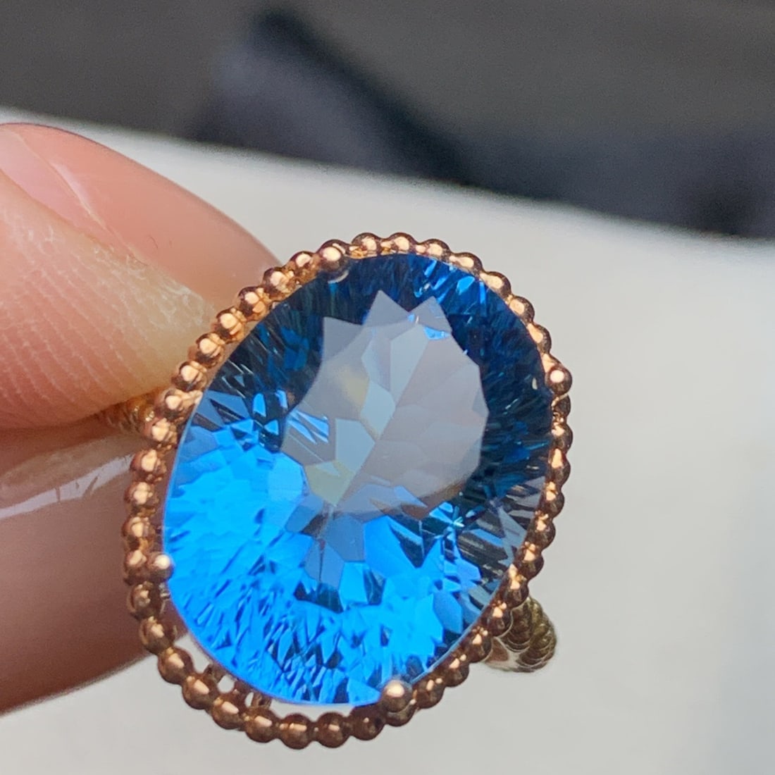 14k Gold 9.20 Ct Natural Topaz Ring - 2