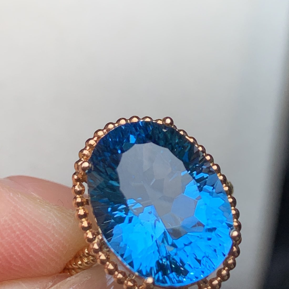 14k Gold 9.20 Ct Natural Topaz Ring - 4