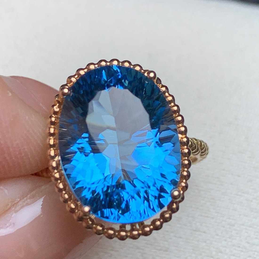 14k Gold 9.20 Ct Natural Topaz Ring - 5