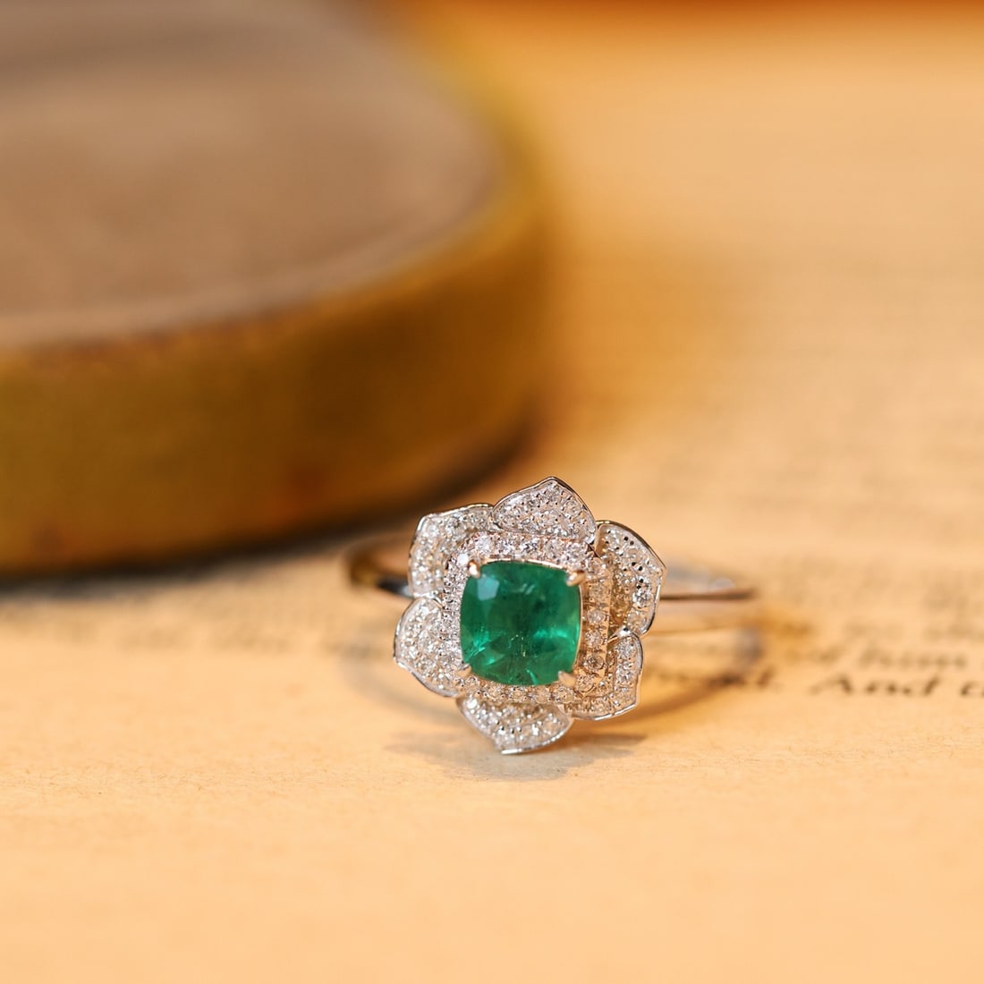 14k Gold 1.04 Ctw Vivid Green Natural Emerald & Diamond Ring: Ref:231106123 // gold content:14k gold // ring size:7. 25us // // main gemstone:emerald // shape:cushion // carat weight:0. 78ct // color:vivid green // treatment:natural // // adjacent gemstone 2