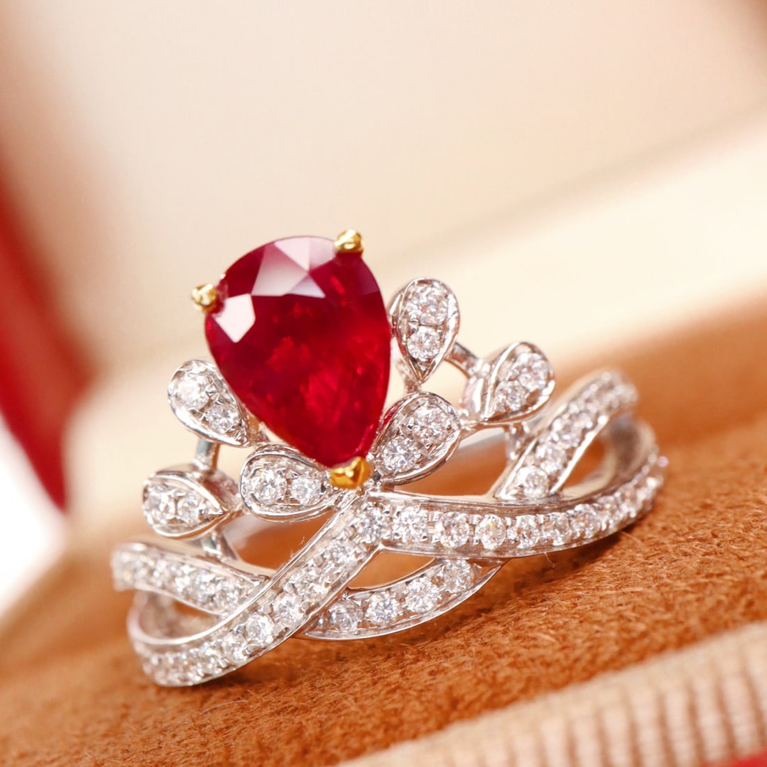 14k Gold 1.50 Ctw Vivid Red Natural Ruby & Diamond Ring - 4