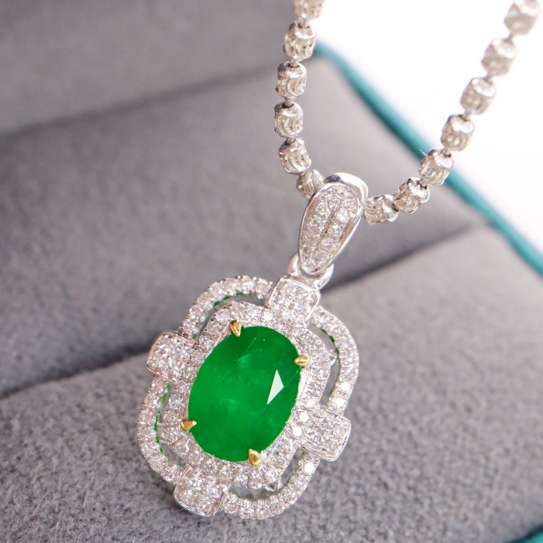 14k Gold 1.34 Ctw Vivid Green Natural Emerald & Diamond Pendant( Without Chain ) - 2