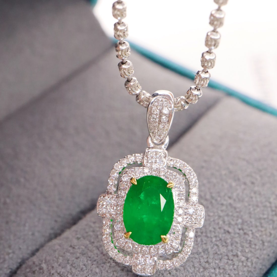 14k Gold 1.34 Ctw Vivid Green Natural Emerald & Diamond Pendant( Without Chain ) - 3