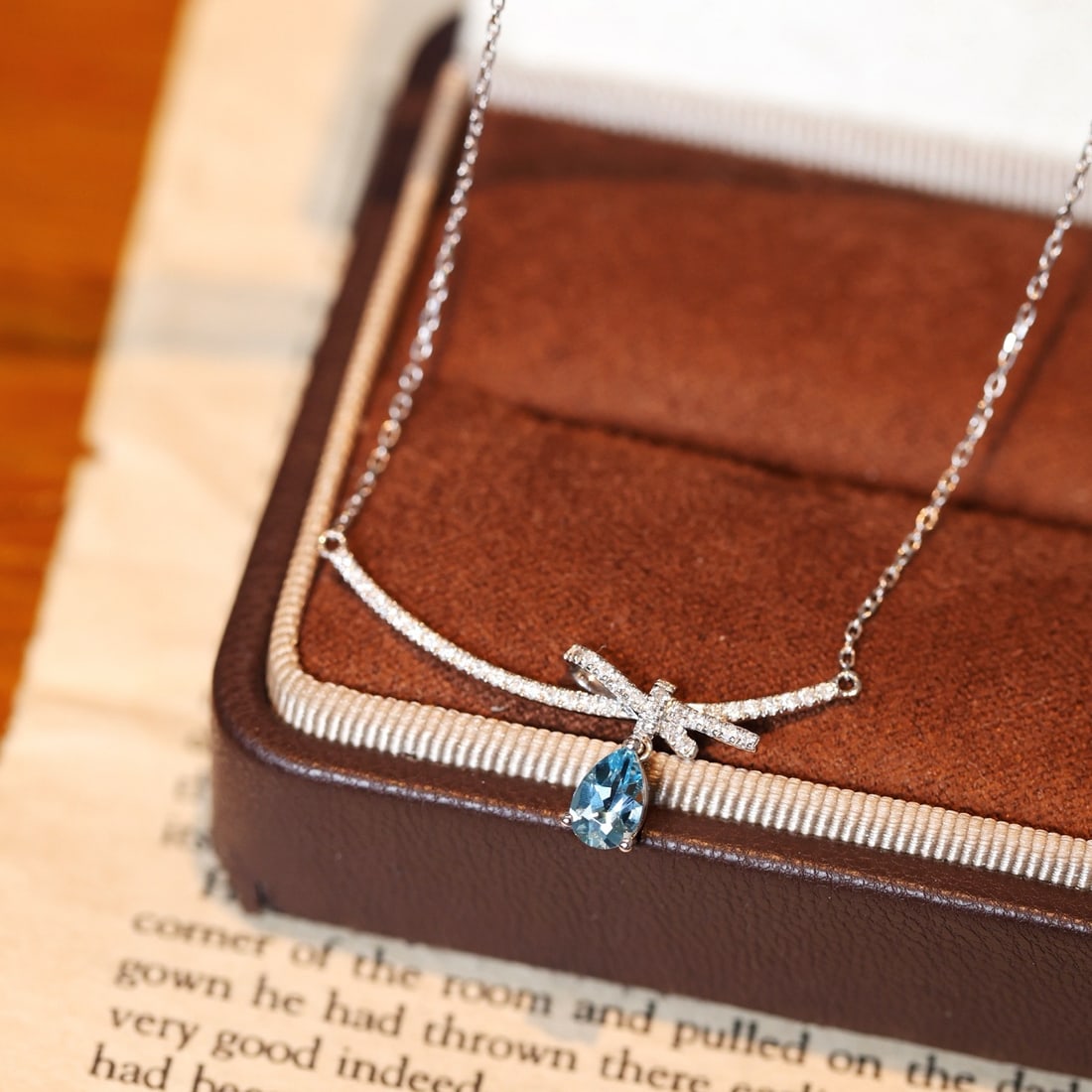 14k Gold 0.62 Ctw Natural Aquamarine & Diamond Necklace - 4