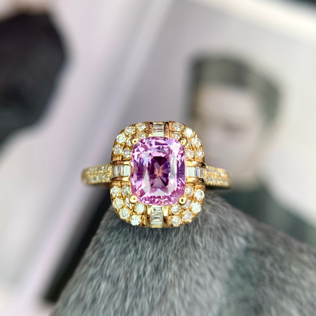 14k Gold 2.57 Ctw Natural Padparadscha Sapphire & Diamond Ring - 2