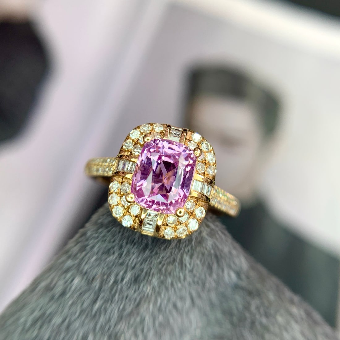 14k Gold 2.57 Ctw Natural Padparadscha Sapphire & Diamond Ring - 3