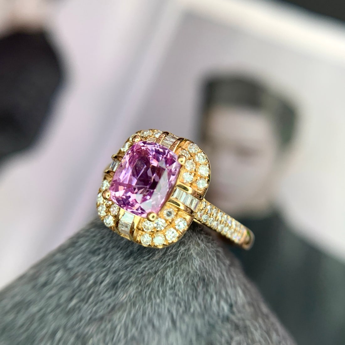 14k Gold 2.57 Ctw Natural Padparadscha Sapphire & Diamond Ring - 4