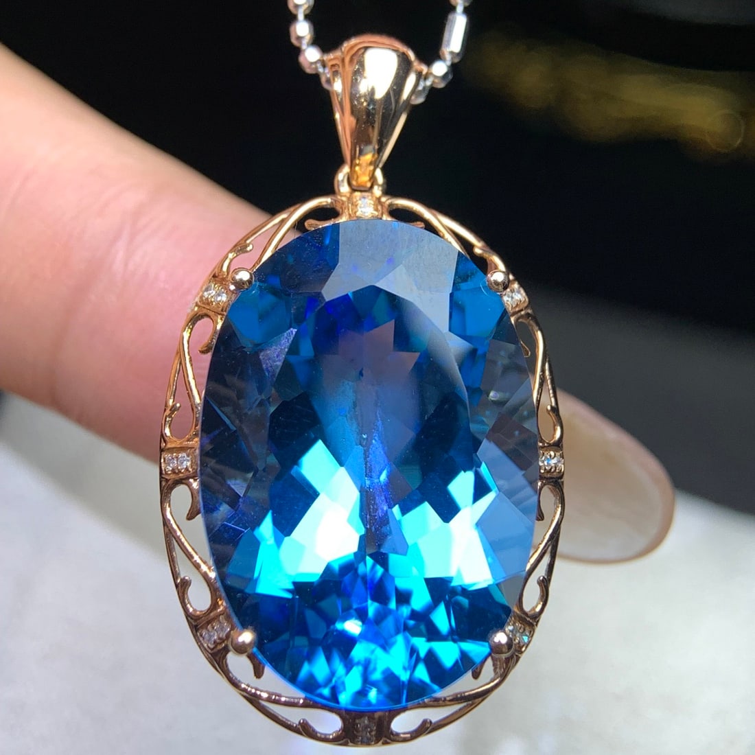 14k Gold 30 Ct Natural Topaz & Diamond Pendant( Without Chain ) - 4