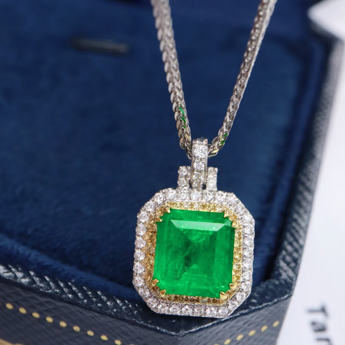 14k Gold 2.06 Ctw Vivid Green Natural Emerald & Diamond Pendant( Without Chain ) - 2