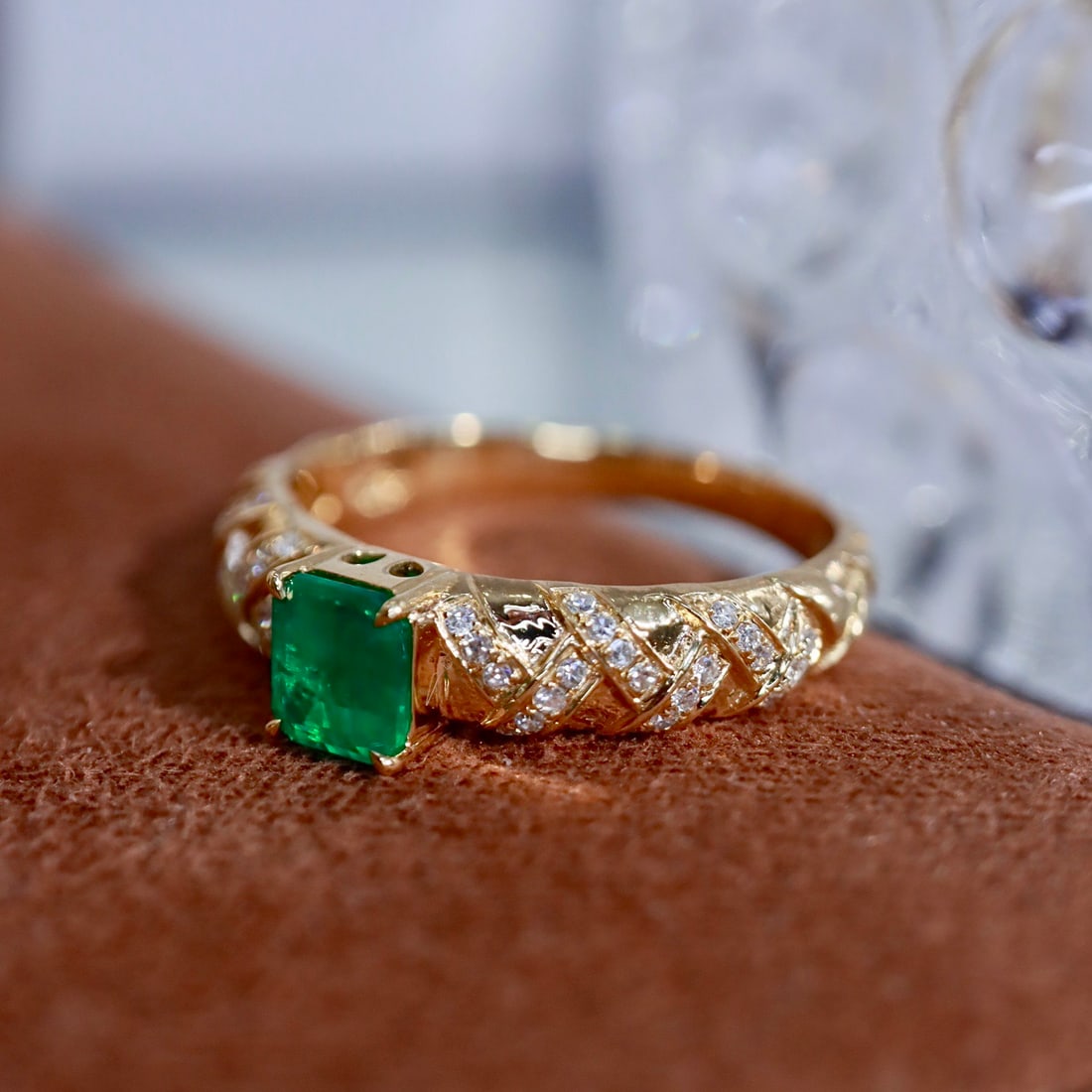 14k Gold 0.61 Ctw Vivid Green Natural Emerald & Diamond Ring - 3