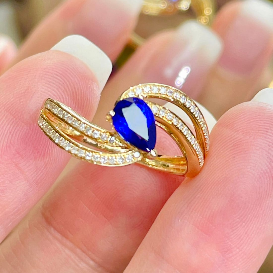 14k Gold 0.7 Ct Natural Sapphire & Diamond Ring - 2