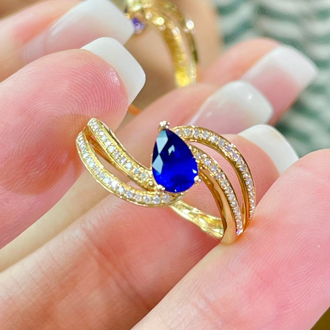 14k Gold 0.7 Ct Natural Sapphire & Diamond Ring - 3