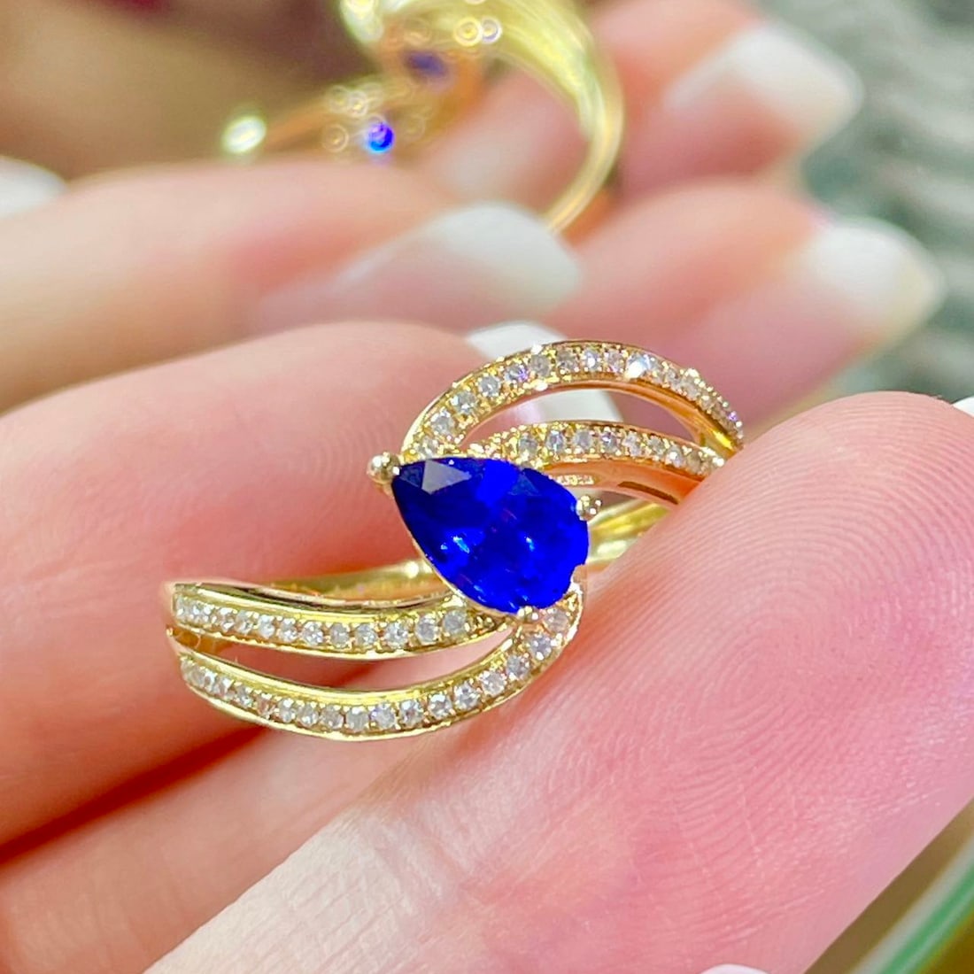 14k Gold 0.7 Ct Natural Sapphire & Diamond Ring - 5