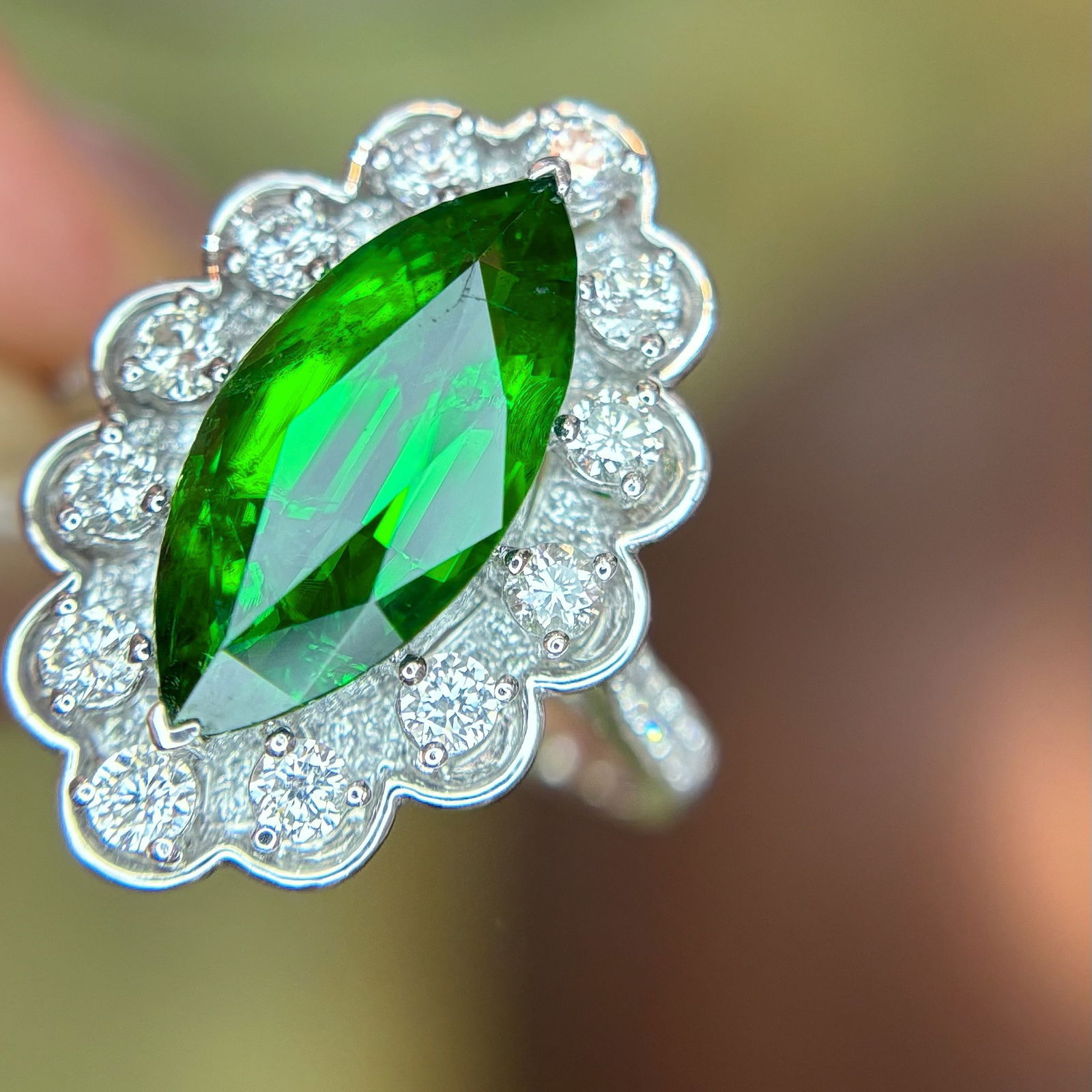 14k Gold 3.47 Ct Vivid Green Natural Tsavorite & Diamond Ring - 2
