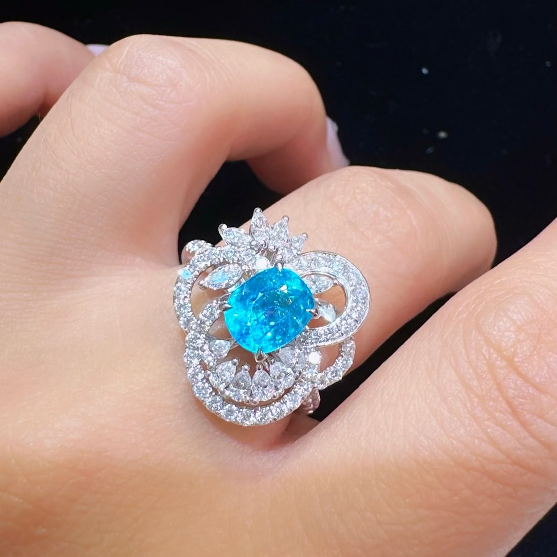 14k Gold 2.12 Ctw Natural Paraiba Tourmaline & Diamond Ring - 4