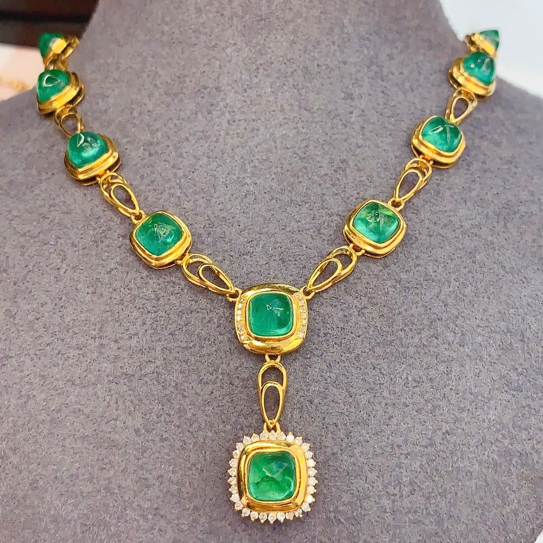 14k Gold 12.26 Ct Natural Emerald & Diamond Necklace - 3