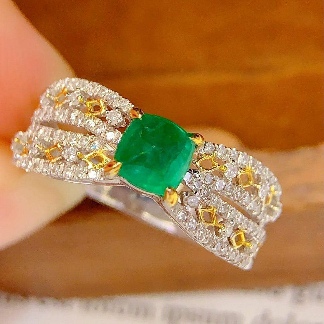 14k Gold 1.2 Ct Vivid Green Natural Emerald & Diamond Ring - 5