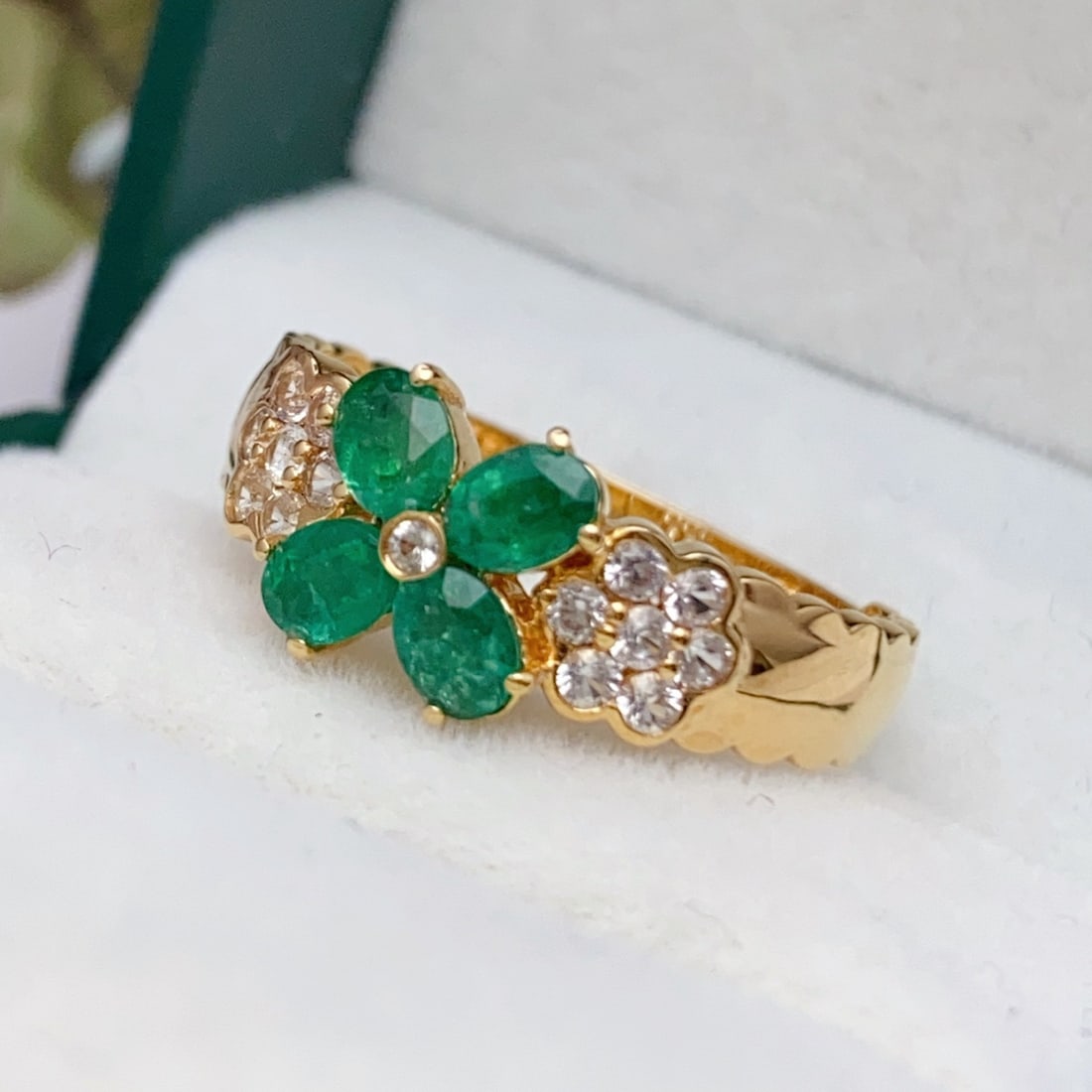 14k Gold 1.20 Ct Vivid Green Natural Emerald & Sapphire Ring - 2