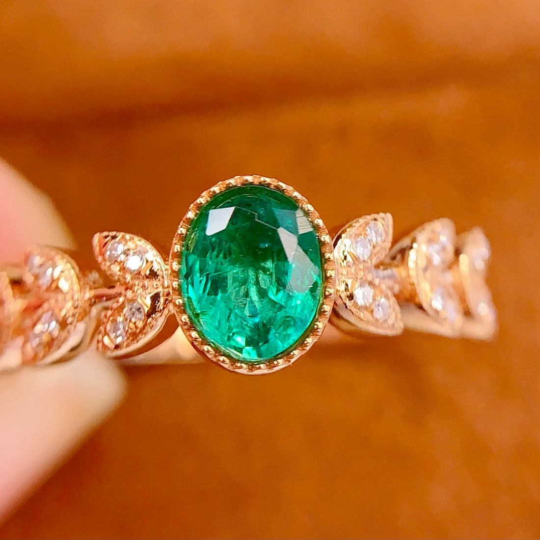 14k Gold 0.65 Ct Vivid Green Natural Emerald & Diamond Ring - 3