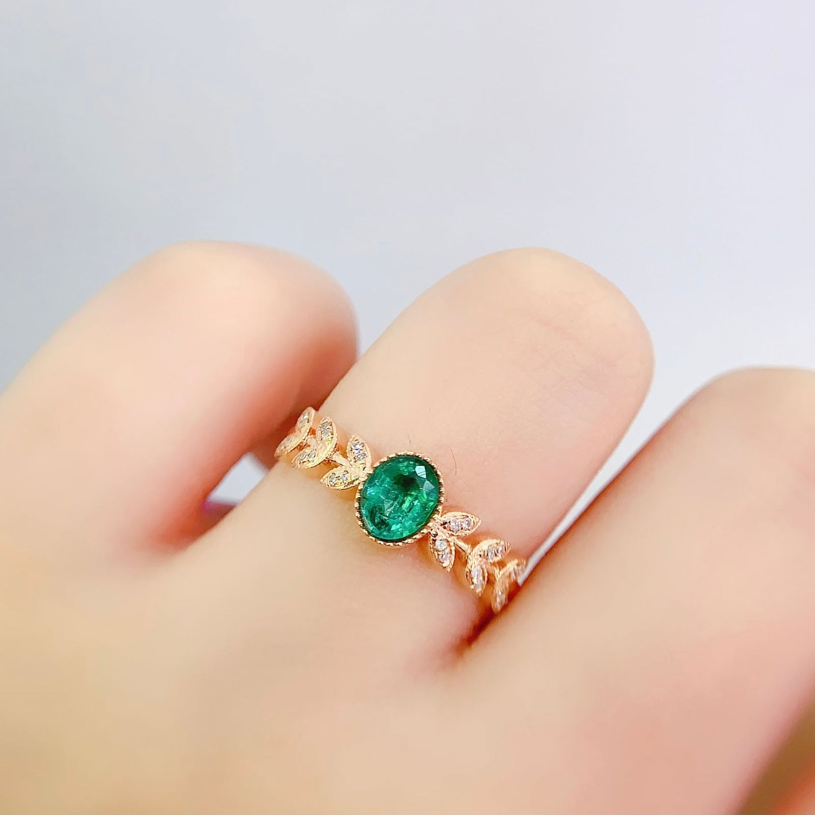14k Gold 0.65 Ct Vivid Green Natural Emerald & Diamond Ring - 5