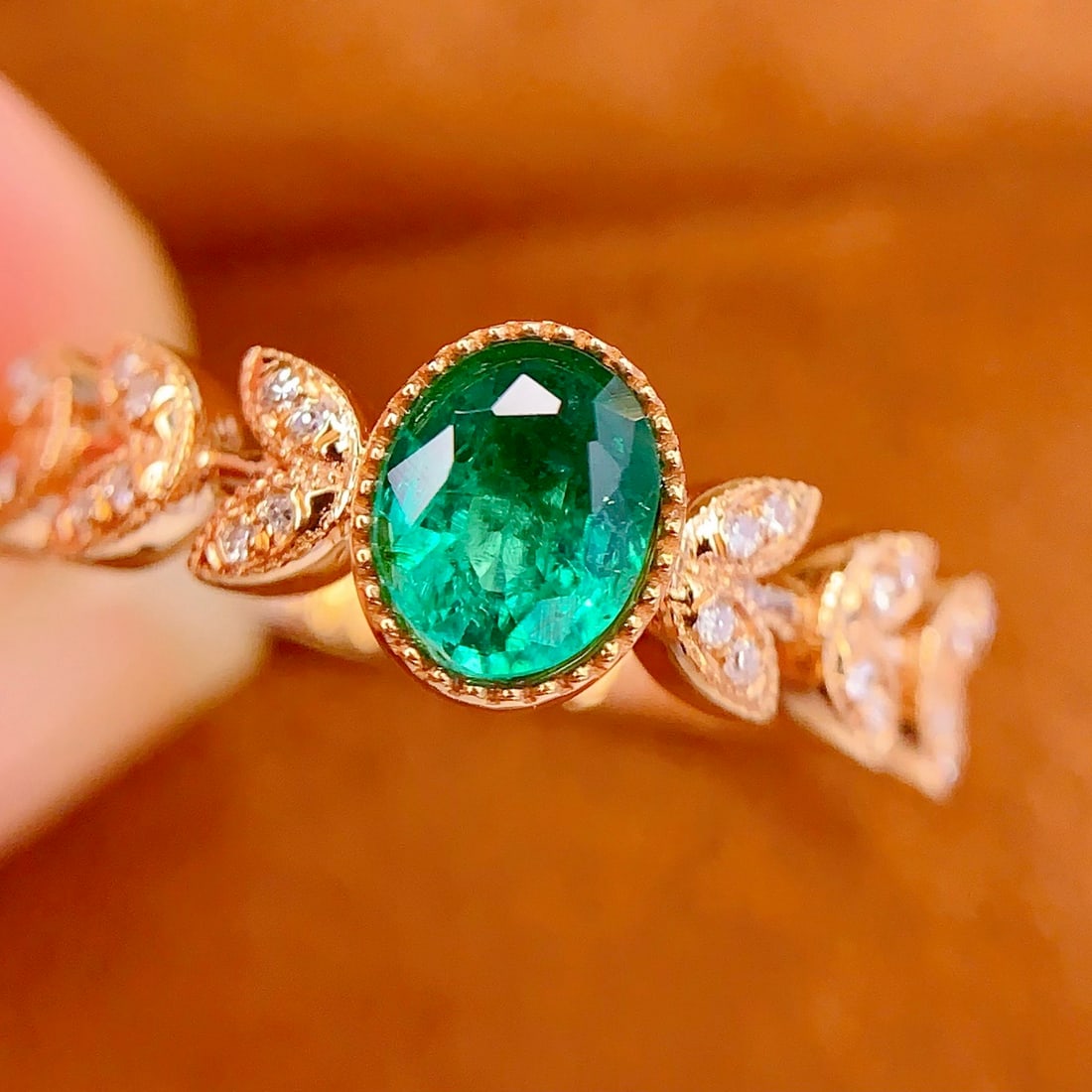 14k Gold 0.65 Ct Vivid Green Natural Emerald & Diamond Ring - 6