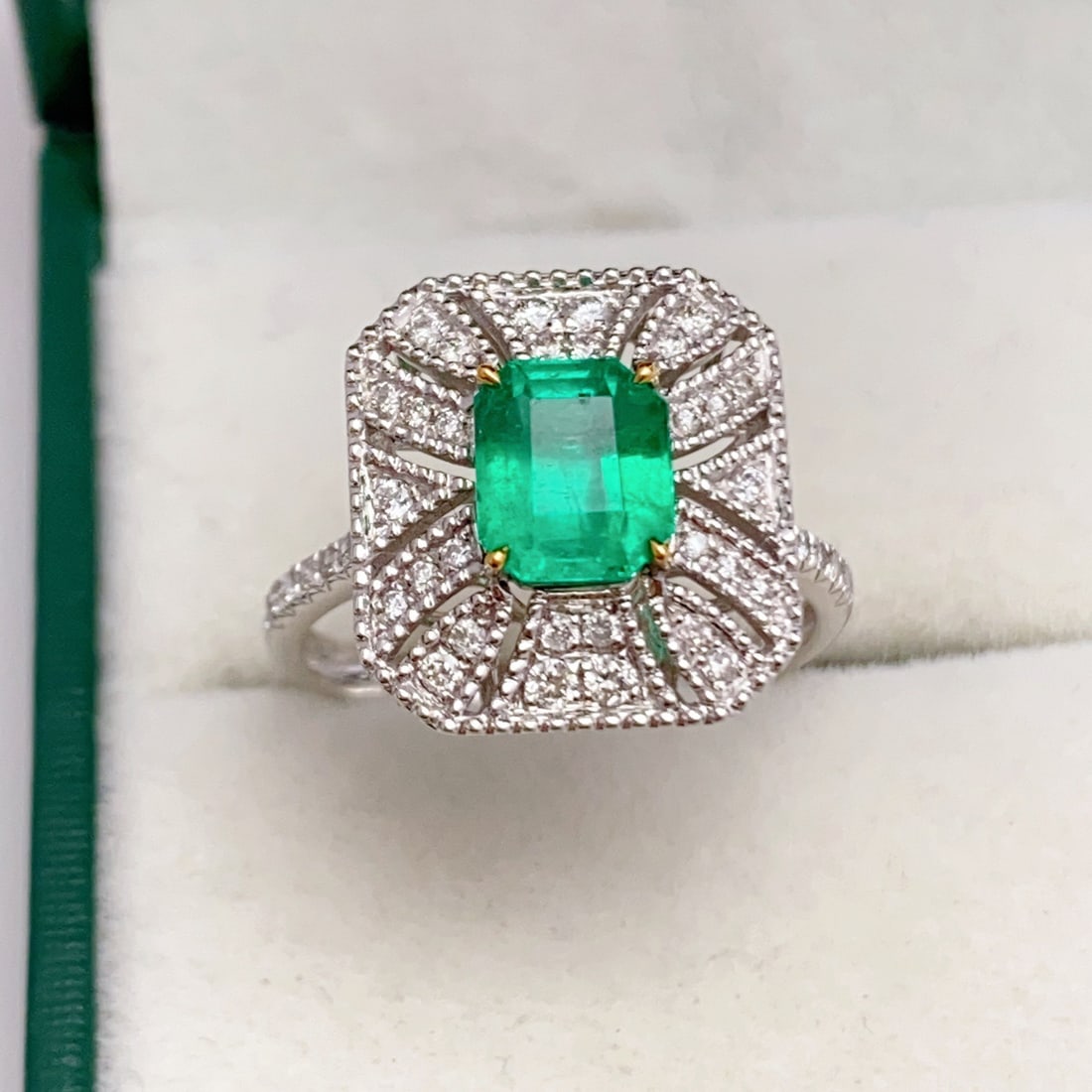14k Gold 1.57 Ctw Natural Emerald & Diamond Ring - 2