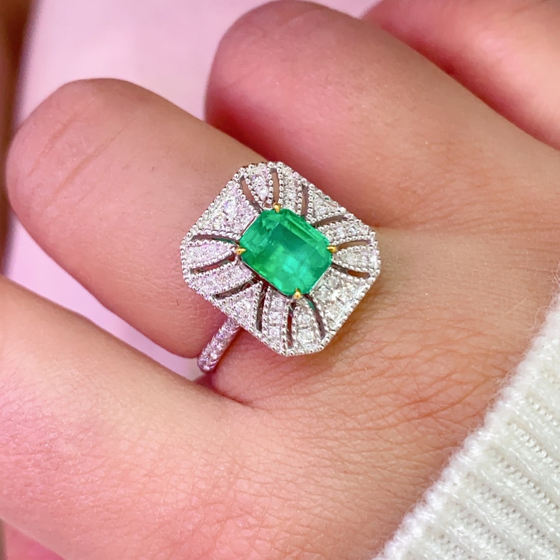 14k Gold 1.57 Ctw Natural Emerald & Diamond Ring - 6