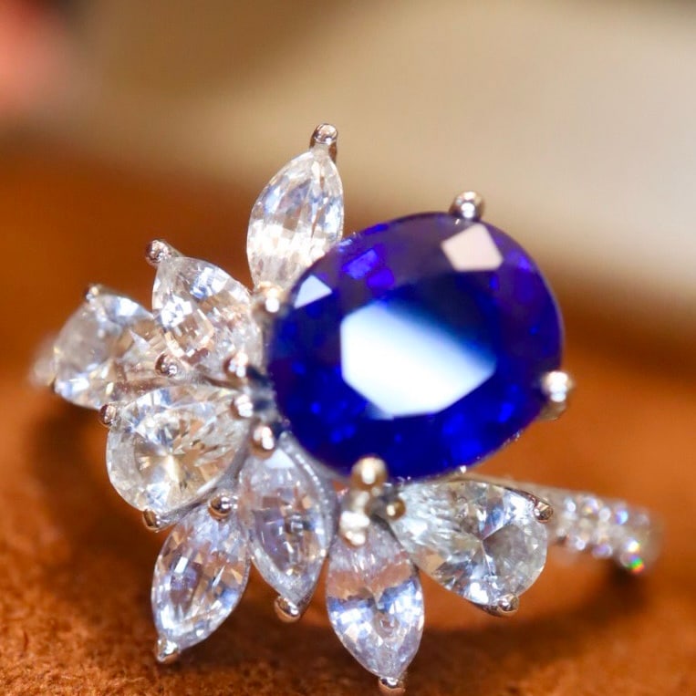 14k Gold 2.30 Ctw Natural Sapphire & Diamond Ring - 2