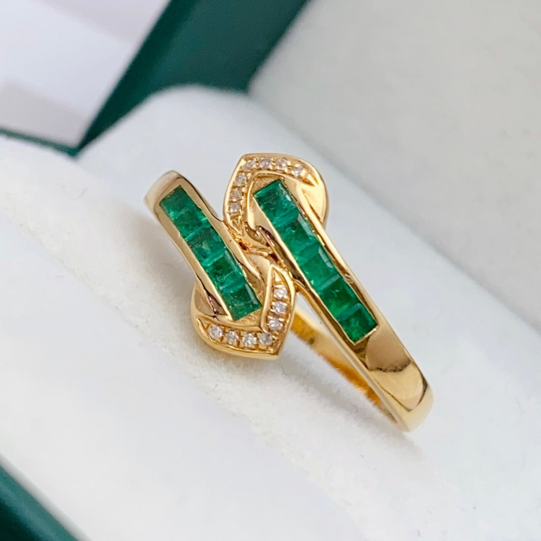 14k Gold 0.80 Ct Natural Emerald & Diamond Ring - 3