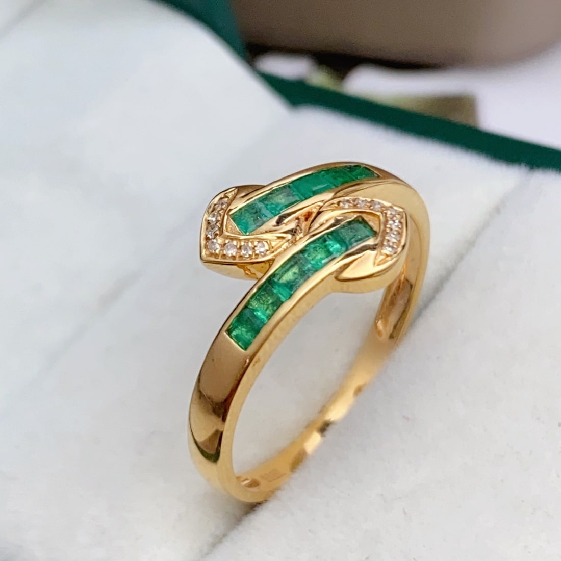 14k Gold 0.80 Ct Natural Emerald & Diamond Ring - 4