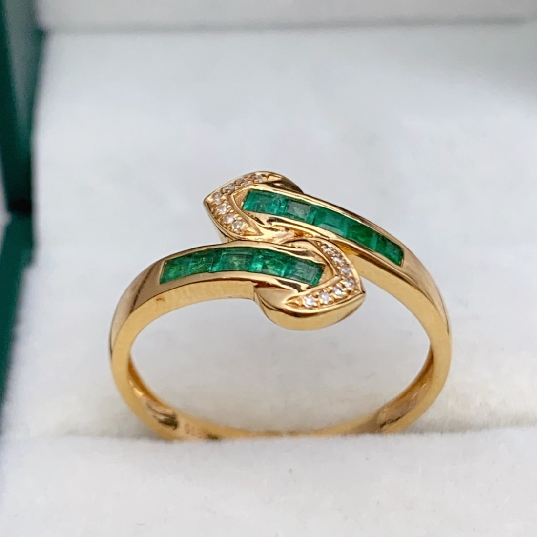 14k Gold 0.80 Ct Natural Emerald & Diamond Ring - 5