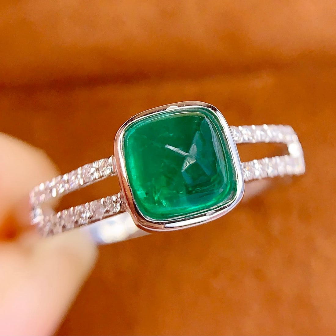 14k Gold 1.10 Ct Vivid Green Natural Emerald & Diamond Ring - 3