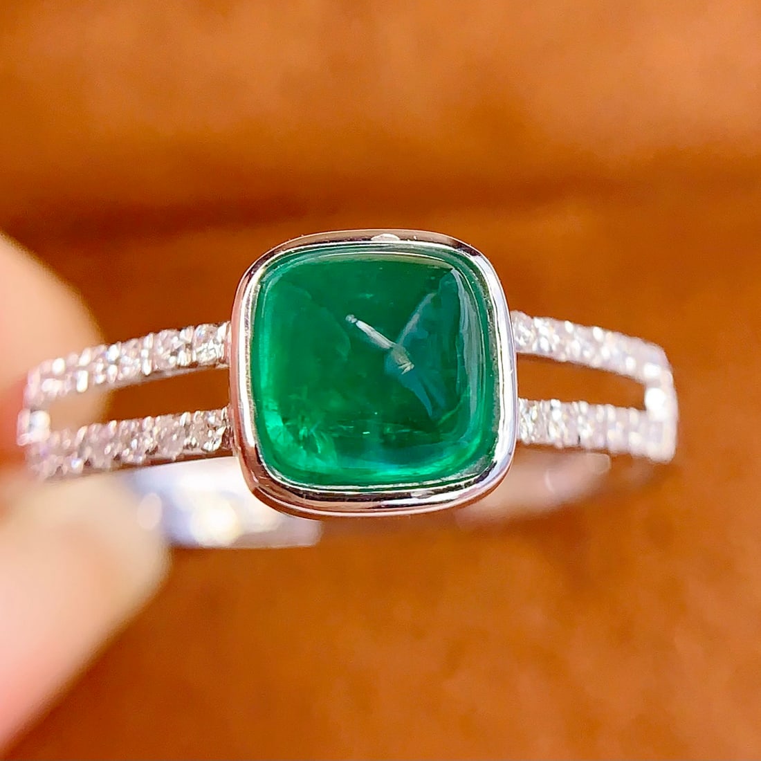 14k Gold 1.10 Ct Vivid Green Natural Emerald & Diamond Ring - 4