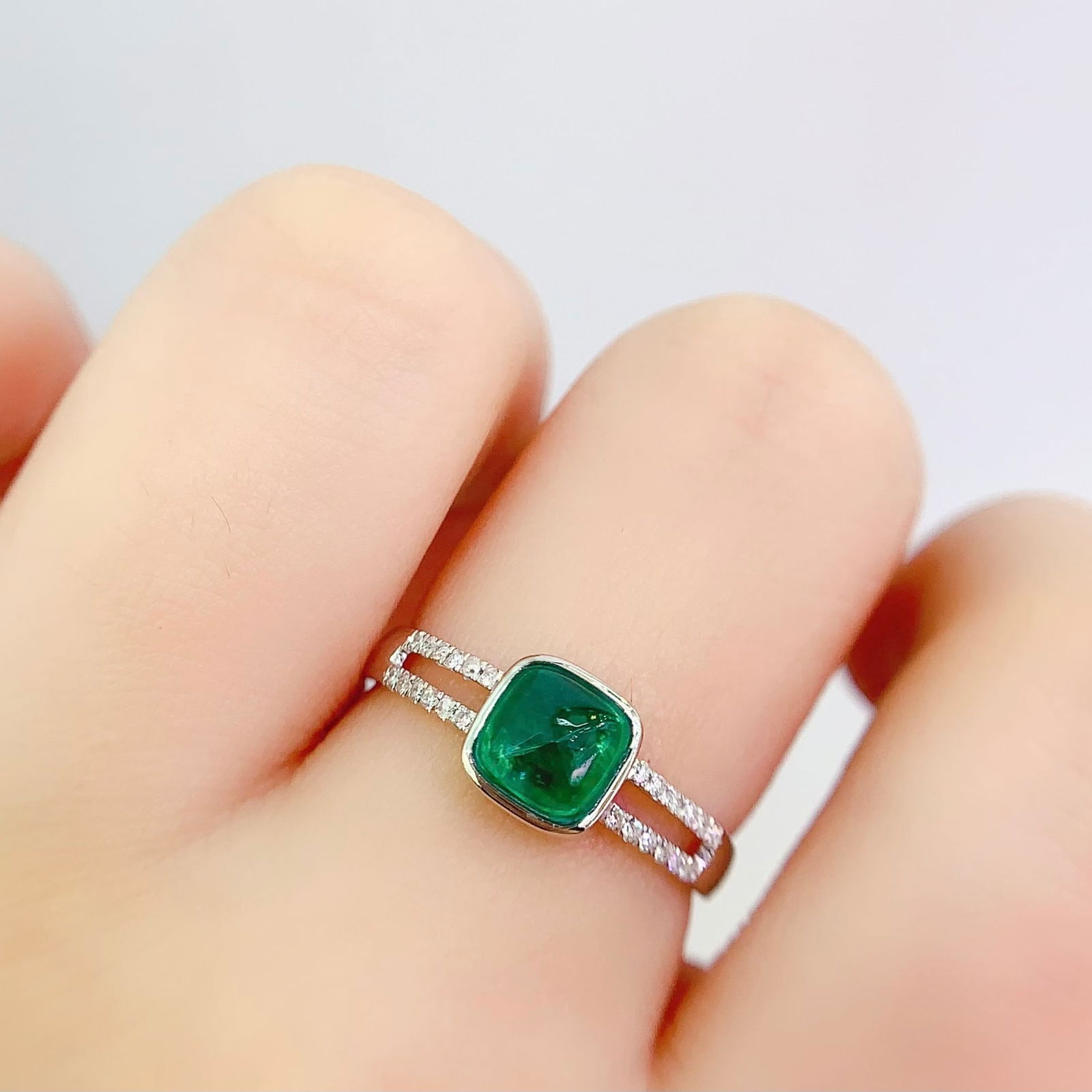 14k Gold 1.10 Ct Vivid Green Natural Emerald & Diamond Ring - 6